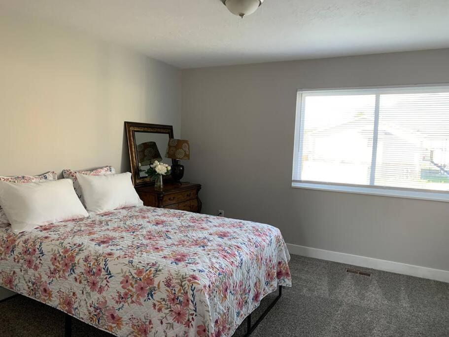 Rooms With A Mountain View Pleasant Grove المظهر الخارجي الصورة