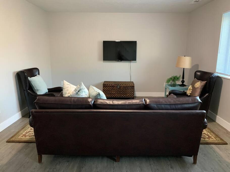 Rooms With A Mountain View Pleasant Grove المظهر الخارجي الصورة
